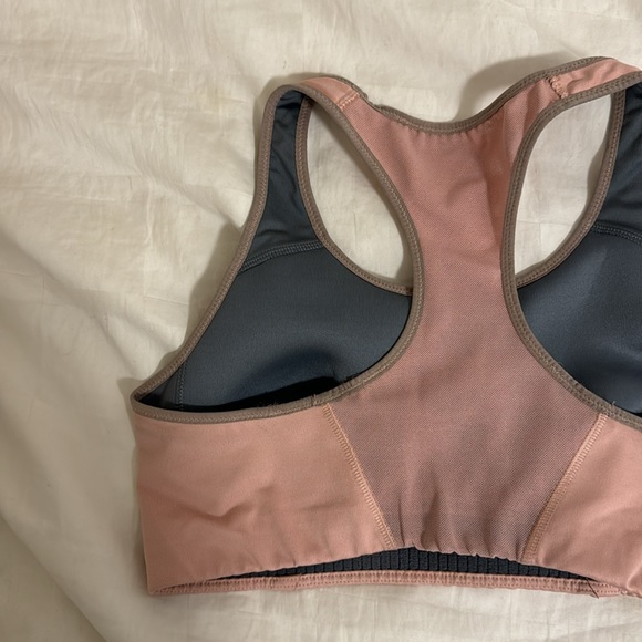 Pair of 2 Nike Sports Bras - Swoosh - size M - Picture 4 of 4